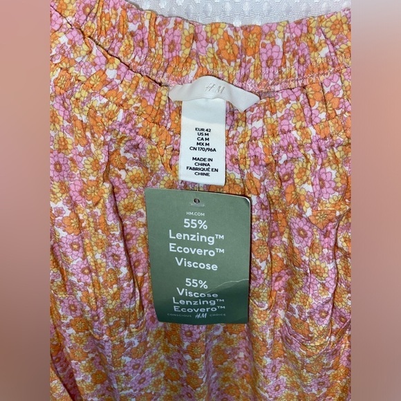 Women’s H&M floral romantic cottage Puff-sleeved midi dress size medium NWT - Picture 9 of 14